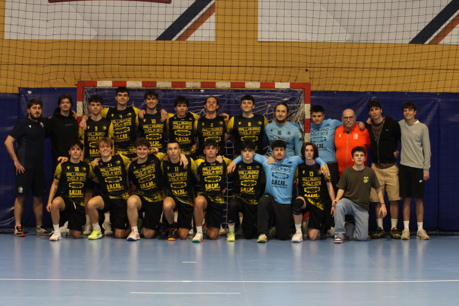 GLI APPLAUSI DEL PUBBLICO DI CASA