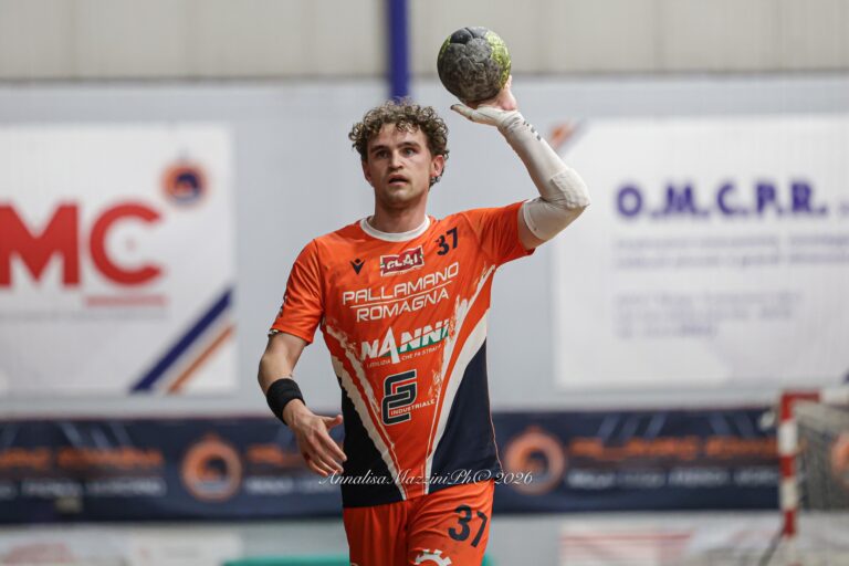 HELD OG LYKKE, MIKE BACH