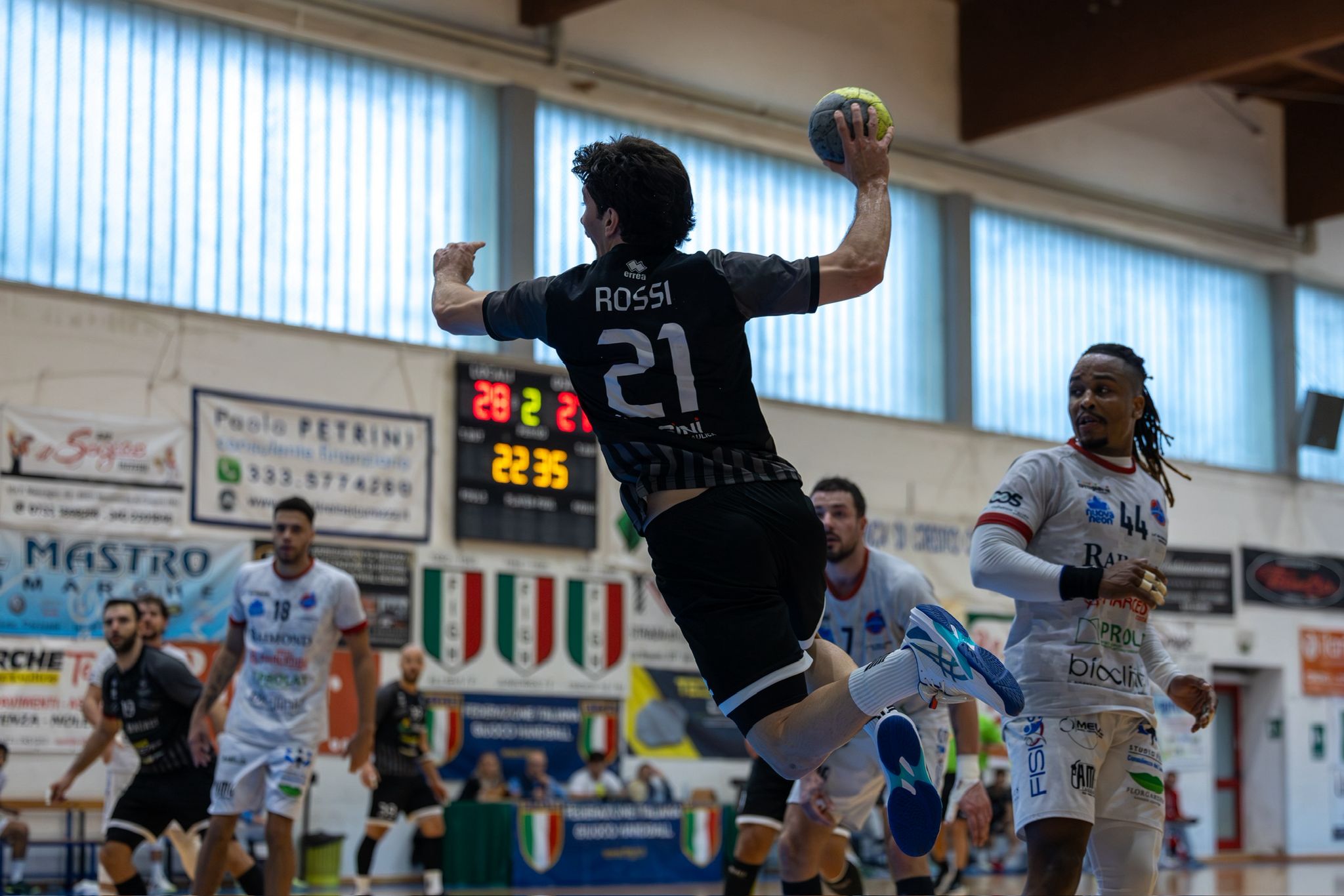 FRANCESCO ROSSI VOLA ALL’ALA